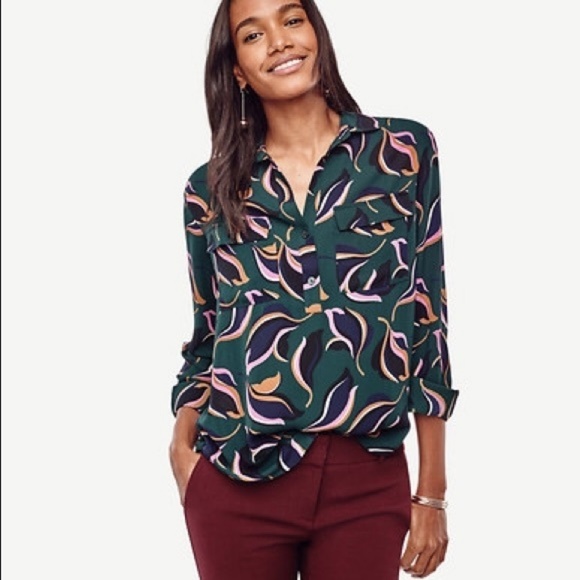 Ann Taylor Tops - Ann Taylor || Green Print Blouse